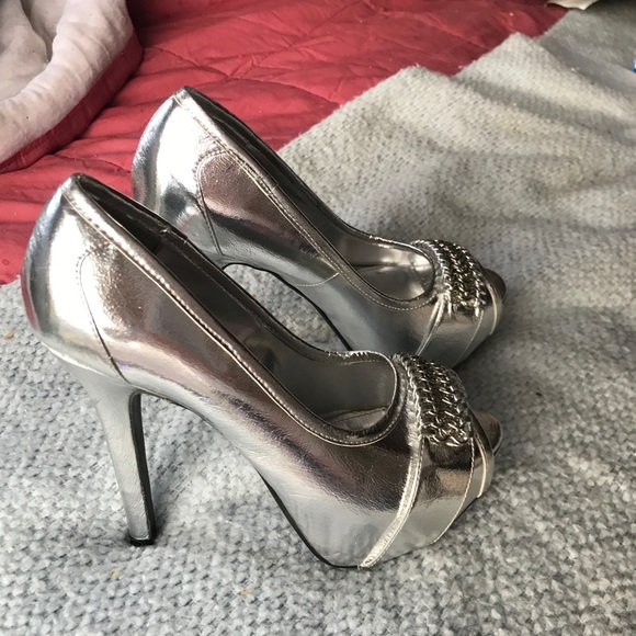 Shiekh Shoes Platform Silver Peep-toe Pumps - Picture 2 of 5